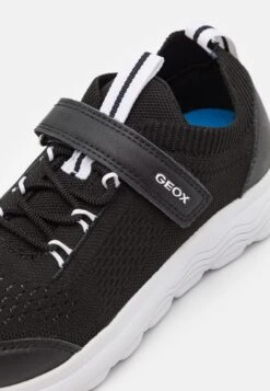 Geox J Spherica Unisex - Sneakers Laag - Black -Geox 26f3f14a382a4922a7f39eef2080ec72