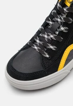 Geox J Weemble - Sneakers Hoog - Black/Yellow -Geox 4b31a0377c7b414ab952c32f702abb4e