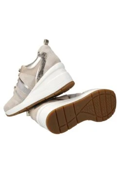 Geox Zosma - Sneakers Laag - Beige -Geox 5688508000724a60b9f8b512e642a0a7