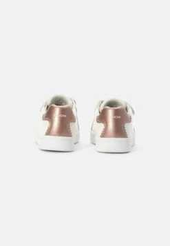Geox Rock Girl - Sneakers Laag - White/Rose 8 Geox Rock Girl - Sneakers Laag - White/Rose -Geox 78b585108351457bb5bd576a668dfaca