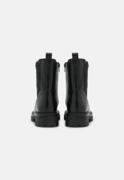 Geox Iridea - Korte Laarzen - Black -Geox 7f7e7bb9d6ab41028e8f7af7534ecc26