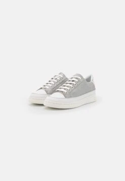 Geox D Jaysen - Sneakers Laag - Light Grey/White -Geox a8998633c9e14b44b9e932618e0c8e26