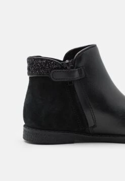 Geox Shawntel Girl - Korte Laarzen - Black -Geox b0e8f012eae142c2afcde84e3cea51de