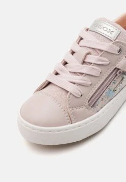 Geox Jr Kilwi Girl - Sneakers Laag - Light Rose 11 Geox Jr Kilwi Girl - Sneakers Laag - Light Rose -Geox bc3f94c11b1547478ae1f3d45ee6c2d6