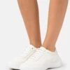 Geox Fluctis - Sneakers Laag - White