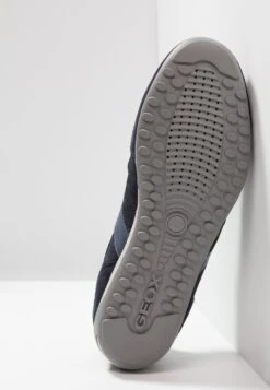 Geox Wells - Sneakers Laag - Dark Navy 10 Geox Wells - Sneakers Laag - Dark Navy -Geox e9e2a25058264e4c996cde516c9fc3b7